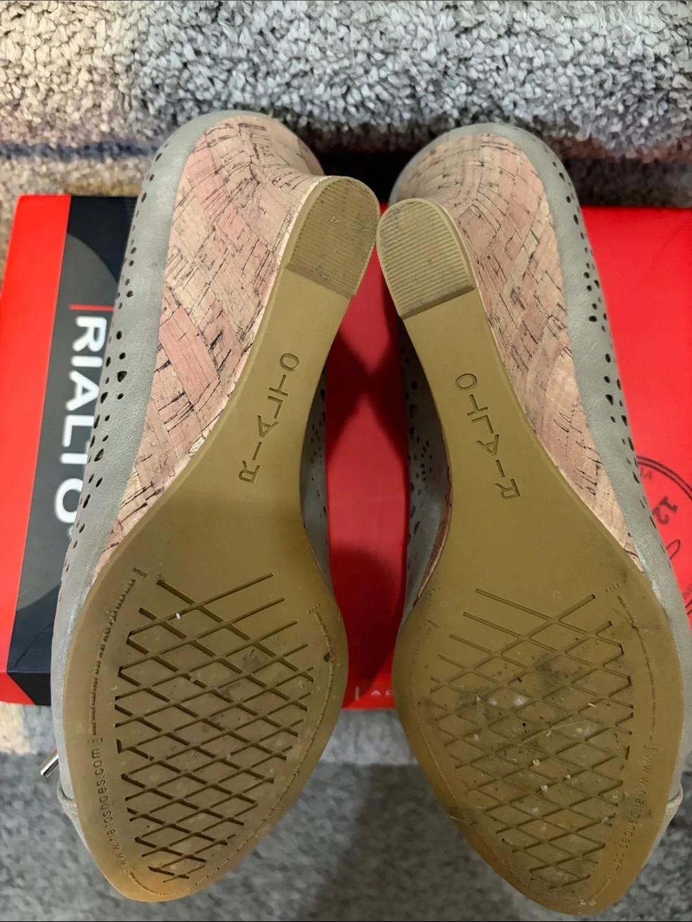 Rialto perforated taupe